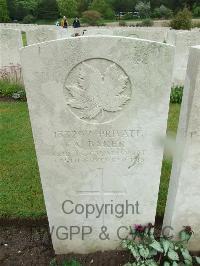 Etaples Military Cemetery - Baker, Alfred